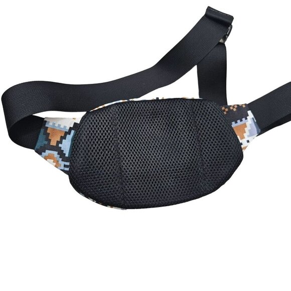 Kavu Printed Waist Pack Fanny Pack Adjustable Strap Tribal Design 2 Zip Pockets - Picture 2 of 9